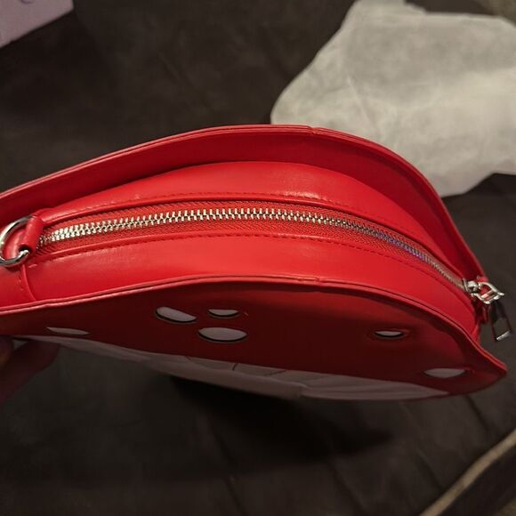 Mushroom shaped cross body purse with Kawaii chain. Plus free mushroom earrings. - Picture 14 of 14